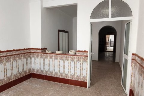 Villa en venta en Lora del Río, Sevilla, España 3 dormitorios, 235 m2 No. 188407 - foto 1