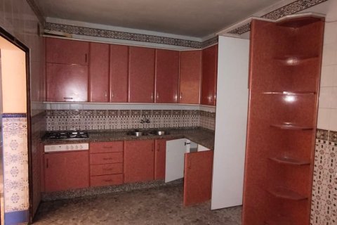 Villa en venta en Lora del Río, Sevilla, España 3 dormitorios, 235 m2 No. 188407 - foto 5