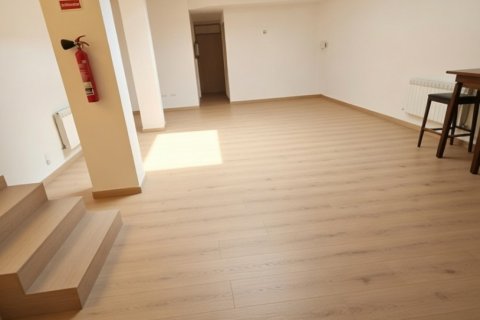 Продажа коммерческой недвижимости в Леон, Испания 2 спальни, 136м2 №188406 - фото 2