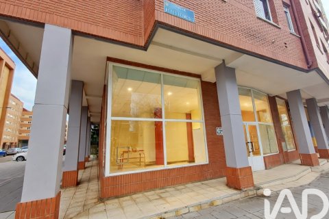 Продажа коммерческой недвижимости в Леон, Испания 2 спальни, 136м2 №188406 - фото 15