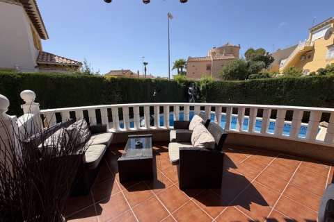 Villa till salu i Villamartin, Alicante, Spanien 4 sovrum, 109 kvm. Nr. 189829 - foto 5