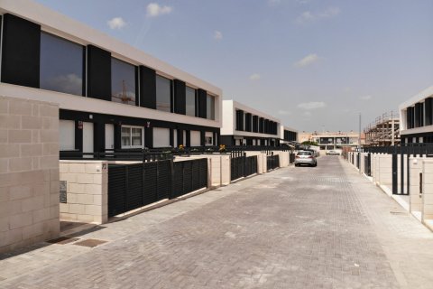 Townhouse à vendre à Gran Alacant, Alicante, Espagne, 1 chambre, 117 m2 No. 189832 - photo 4