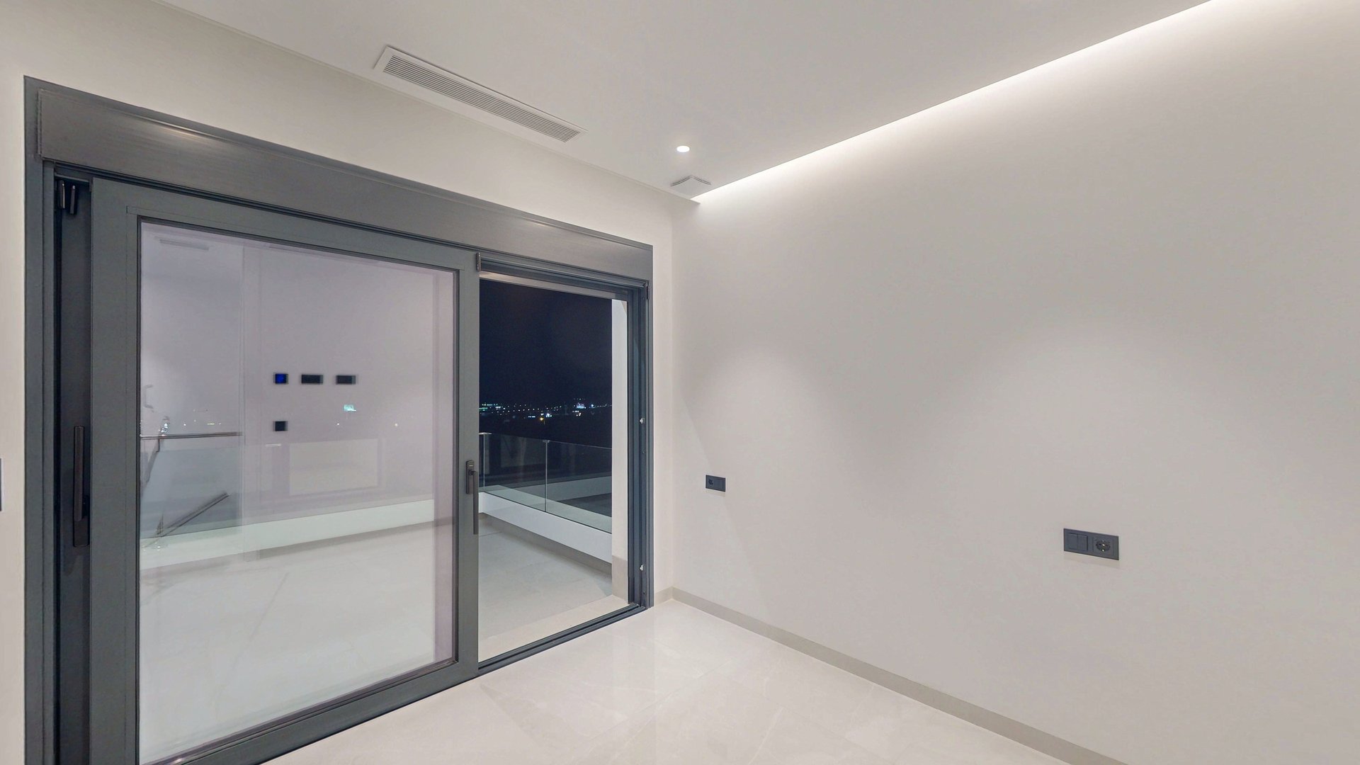 Villa à Benidorm, Alicante, Espagne 3 chambres, 328 m2 No. 136681