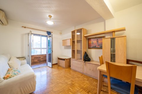 Apartment à vendre à Madrid, Espagne, 3 chambres, 73 m2 No. 143568 - photo 2