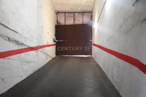 Garaje en venta en Sabadell, Barcelona, España 20 m2 No. 191145 - foto 2