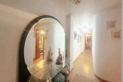 Wohnung zum Verkauf in Torrevieja, Alicante, Spanien 4 Schlafzimmer, 130 m2 Nr. 190324 - Foto 2