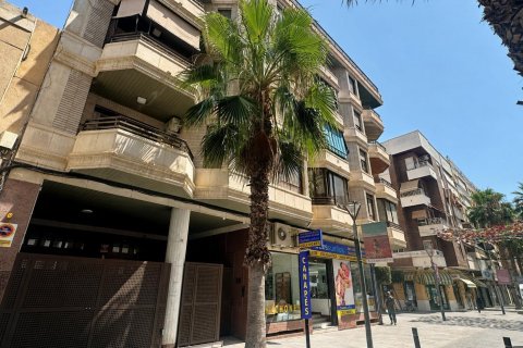 Lägenhet i Torrevieja, Alicante, Spanien 4 sovrum, 130 kvm. Nr. 190324
