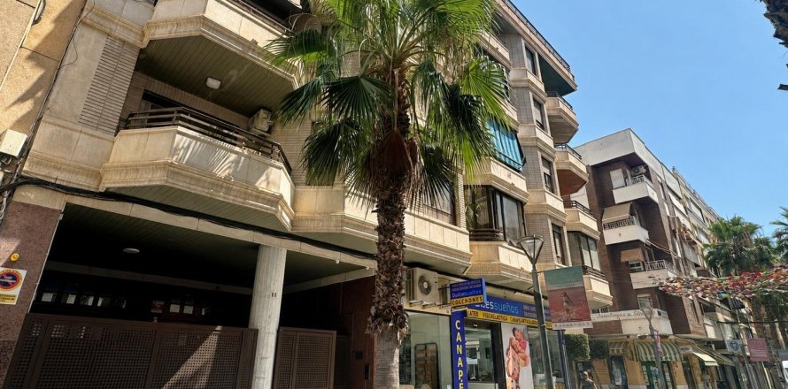 Wohnung in Torrevieja, Alicante, Spanien 4 Schlafzimmer, 130 m2 Nr. 190324