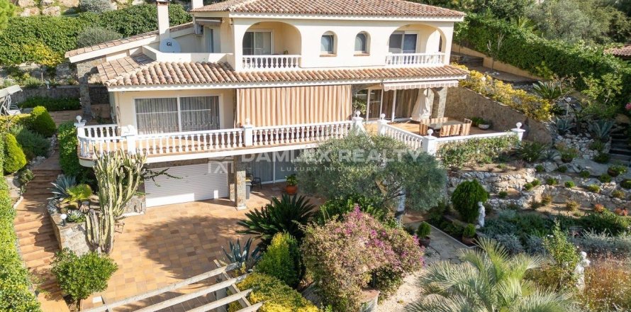 Willa w Blanes, Girona, Hiszpania 4 sypialnie, 455 mkw. nr 176932
