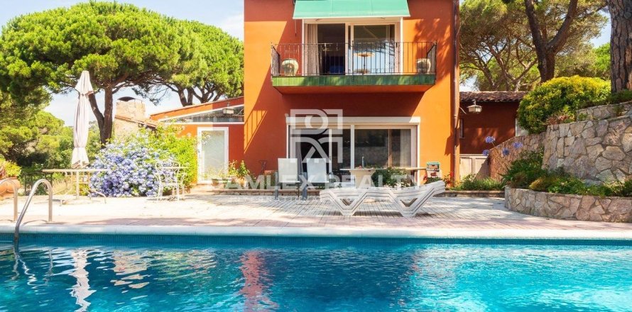 Dom w Calella De Palafrugell, Girona, Hiszpania 5 sypialni, 320 mkw. nr 176933