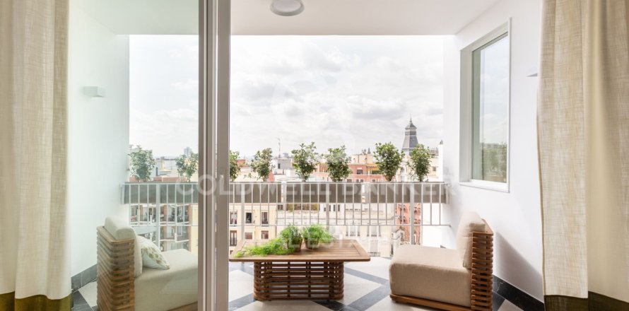 Apartment à Madrid, Espagne 3 chambres, 192 m2 No. 178688