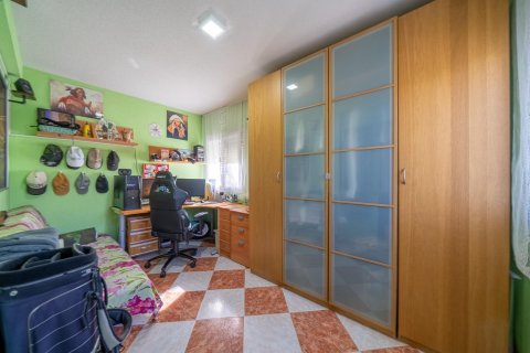Продажа квартиры в Сан-Мартин-де-Вальдейглесиас, Мадрид, Испания 5 спален, 200м2 №168860 - фото 27