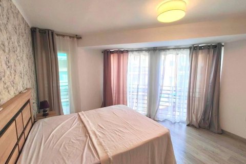 Apartamento en alquiler en Alicante, España 3 dormitorios, 85 m2 No. 166029 - foto 2