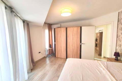 Apartamento en alquiler en Alicante, España 3 dormitorios, 85 m2 No. 166029 - foto 5
