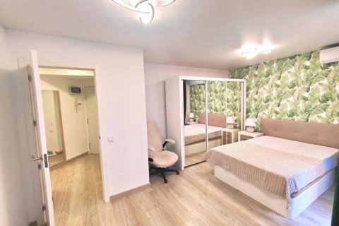 Apartamento en alquiler en Alicante, España 3 dormitorios, 85 m2 No. 166029 - foto 7