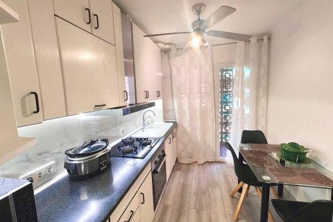 Apartamento en alquiler en Alicante, España 3 dormitorios, 85 m2 No. 166029 - foto 10