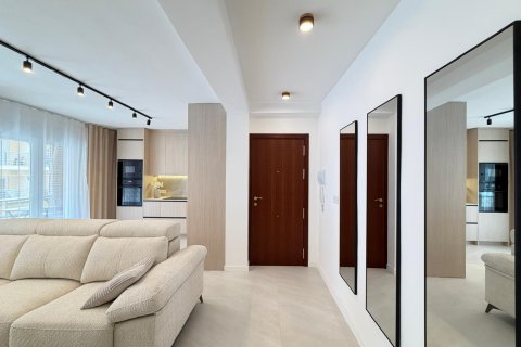 Huoneisto myytävänä Torrevieja, Alicante, Espanja, 4 makuuhuonetta, 107 m2 No. 166028 - kuva 3