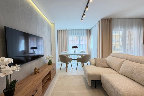 Huoneisto myytävänä Torrevieja, Alicante, Espanja, 4 makuuhuonetta, 107 m2 No. 166028 - kuva 8