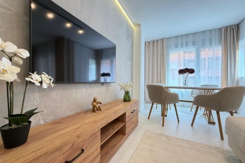 Huoneisto myytävänä Torrevieja, Alicante, Espanja, 4 makuuhuonetta, 107 m2 No. 166028 - kuva 9