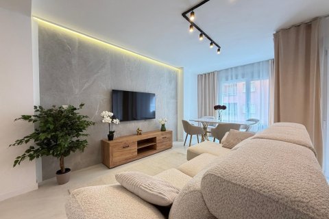 Huoneisto myytävänä Torrevieja, Alicante, Espanja, 4 makuuhuonetta, 107 m2 No. 166028 - kuva 5