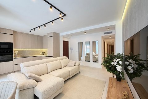 Huoneisto myytävänä Torrevieja, Alicante, Espanja, 4 makuuhuonetta, 107 m2 No. 166028 - kuva 1