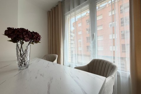 Huoneisto myytävänä Torrevieja, Alicante, Espanja, 4 makuuhuonetta, 107 m2 No. 166028 - kuva 12