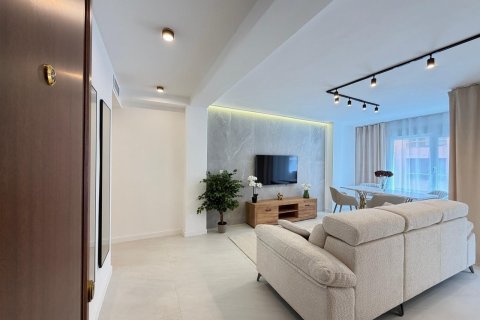 Huoneisto myytävänä Torrevieja, Alicante, Espanja, 4 makuuhuonetta, 107 m2 No. 166028 - kuva 2