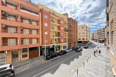 Huoneisto myytävänä Torrevieja, Alicante, Espanja, 4 makuuhuonetta, 107 m2 No. 166028 - kuva 29