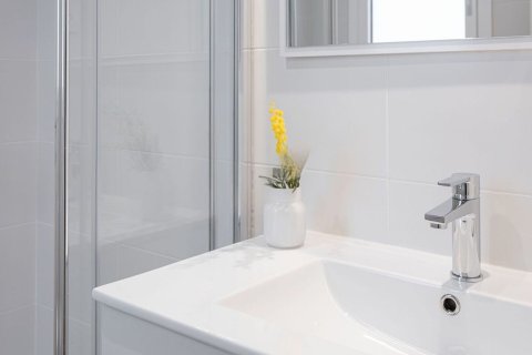 Apartamento en venta en Barcelona, España 2 dormitorios, 64 m2 No. 167834 - foto 14