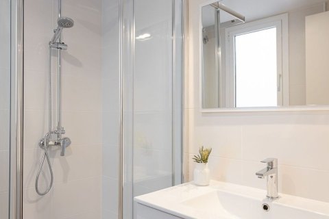 Apartamento en venta en Barcelona, España 2 dormitorios, 64 m2 No. 167834 - foto 13