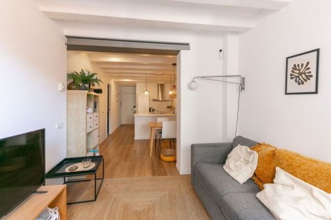 Apartamento en venta en Barcelona, España 2 dormitorios, 64 m2 No. 167834 - foto 2