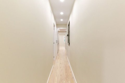 Apartament w Barcelona, Hiszpania 2 sypialnie, 58 mkw. nr 167836 – zdjęcie 21