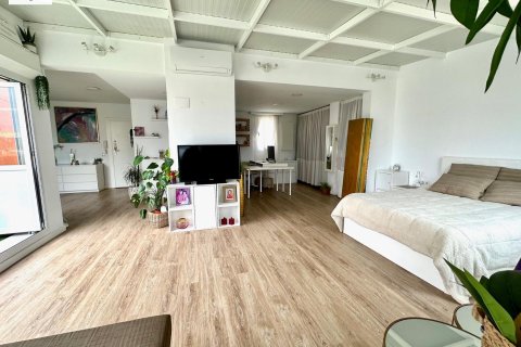 Penthouse for sale in Valencia, Spain 1 bedroom, 105 sq.m. No. 177499 - photo 2