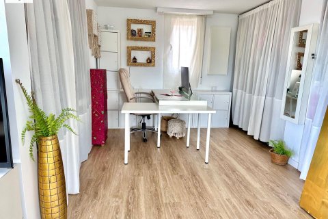Penthouse for sale in Valencia, Spain 1 bedroom, 105 sq.m. No. 177499 - photo 15