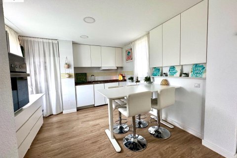 Penthouse for sale in Valencia, Spain 1 bedroom, 105 sq.m. No. 177499 - photo 18