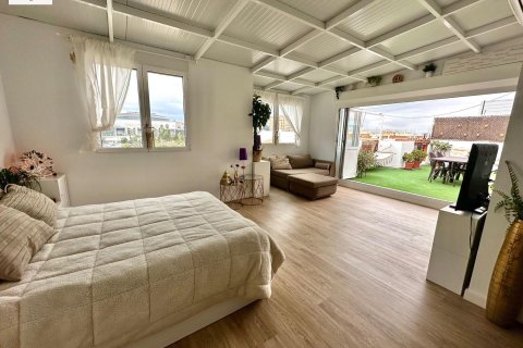Penthouse for sale in Valencia, Spain 1 bedroom, 105 sq.m. No. 177499 - photo 8