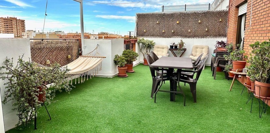 Penthouse in Valencia, Spain 1 bedroom, 105 sq.m. No. 177499