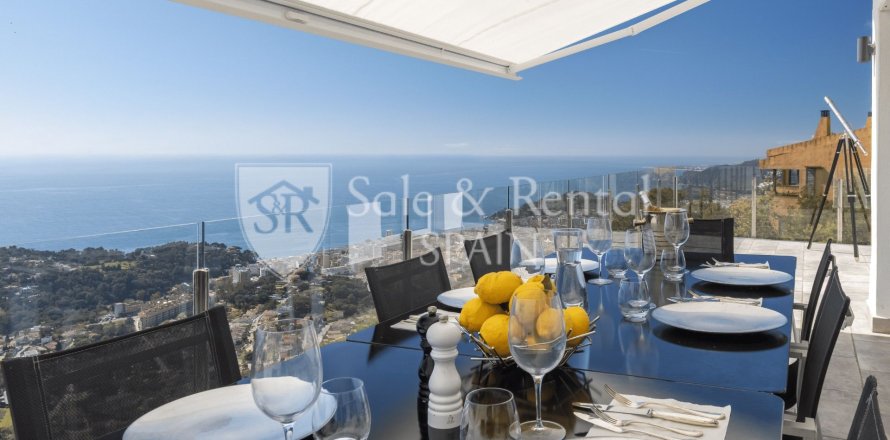 House in Lloret de Mar, Girona, Spain 3 bedrooms, 200 sq.m. No. 168990