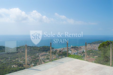 House for sale in Lloret de Mar, Girona, Spain 3 bedrooms, 200 sq.m. No. 168990 - photo 19