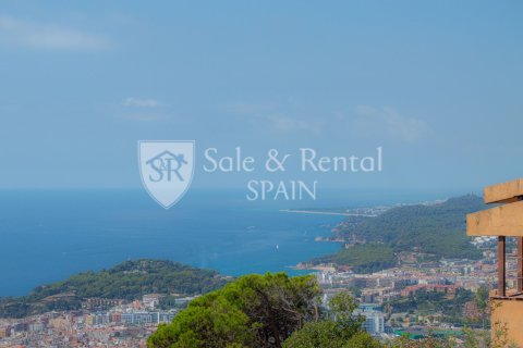 House for sale in Lloret de Mar, Girona, Spain 3 bedrooms, 200 sq.m. No. 168990 - photo 16