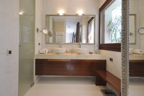 Продажа дома в Сан-Андреу-де-Льяванерес, Барселона, Испания 7 спален,  №141306 - фото 24