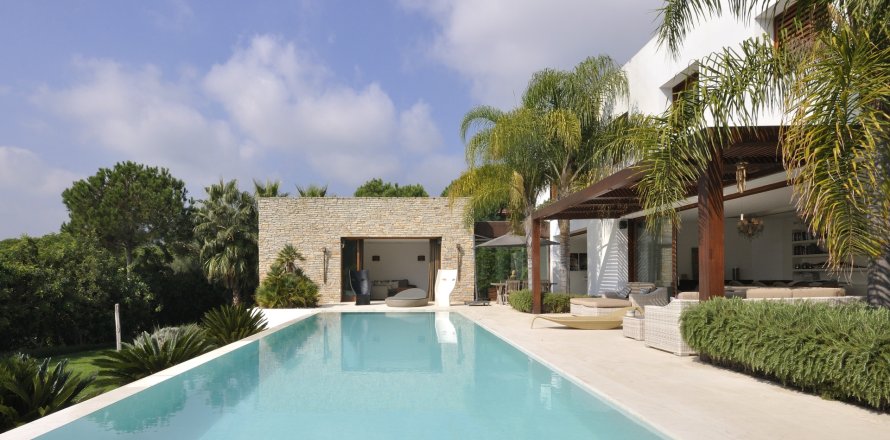 Дом в Сан-Андреу-де-Льяванерес, Барселона, Испания 7 спален,  №141306