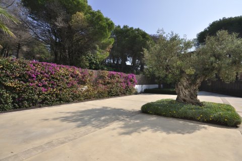 Продажа дома в Сан-Андреу-де-Льяванерес, Барселона, Испания 7 спален,  №141306 - фото 7