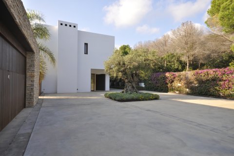 Продажа дома в Сан-Андреу-де-Льяванерес, Барселона, Испания 7 спален,  №141306 - фото 3