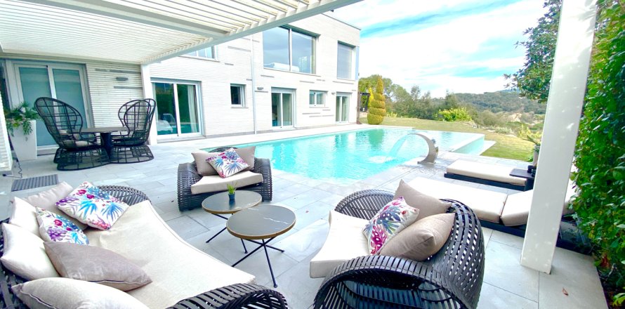 Дом в Вальроманес, Барселона, Испания 4 спальни, №141305