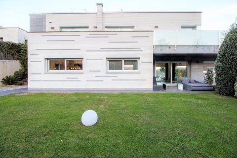 Продажа дома в Вальроманес, Барселона, Испания 4 спальни, №141305 - фото 3