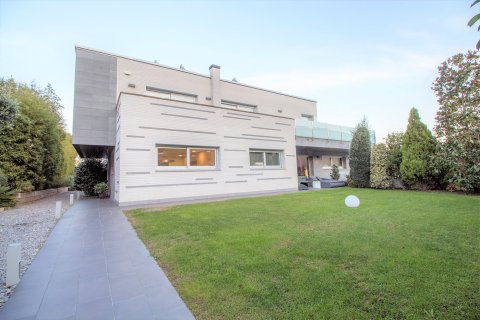 Продажа дома в Вальроманес, Барселона, Испания 4 спальни, №141305 - фото 4