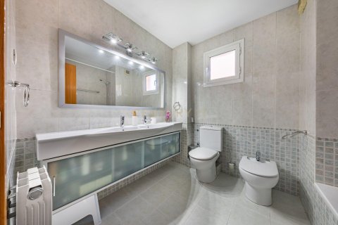 House zum Verkauf in Sant Cugat Del Valles, Barcelona, Spanien 5 Schlafzimmer, 173.55 m2 Nr. 166910 - Foto 17