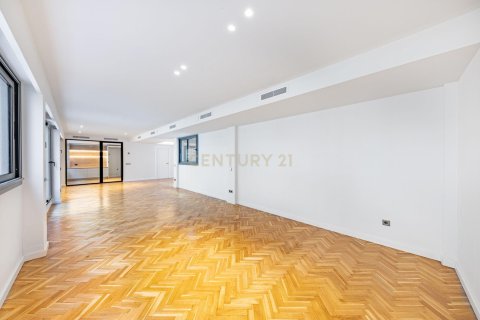 Wohnung zum Verkauf in Barcelona, Spanien 4 Schlafzimmer, 223 m2 Nr. 166908 - Foto 9