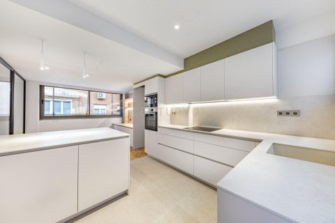 Apartment à vendre à Barcelona, Espagne, 4 chambres, 223 m2 No. 166908 - photo 30